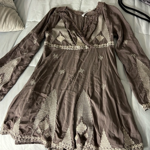 Dresses & Skirts - Monoreno size m